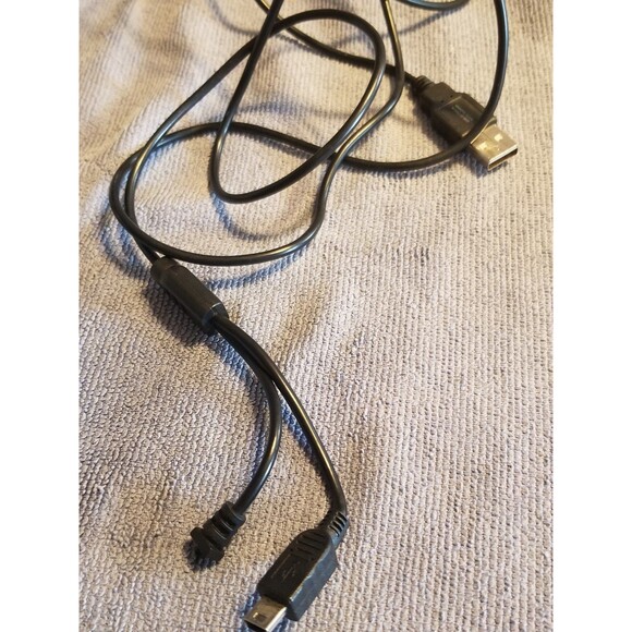 Garmin Nuvi 1350 pre owned, working, recent maps - Picture 8 of 9